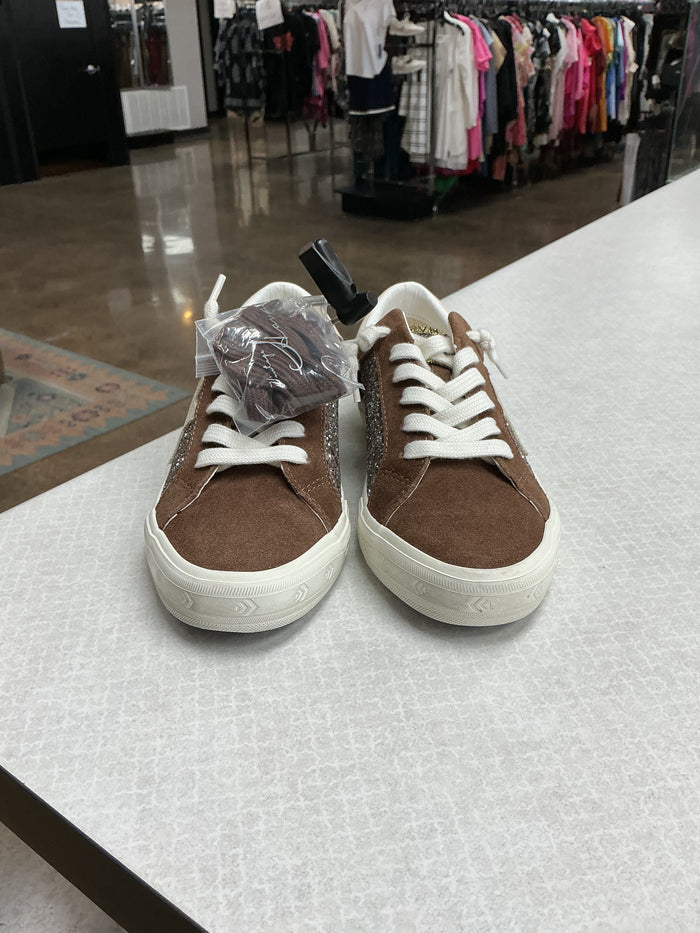 Shoes Sneakers By Vintage Havana In Brown, Size:8