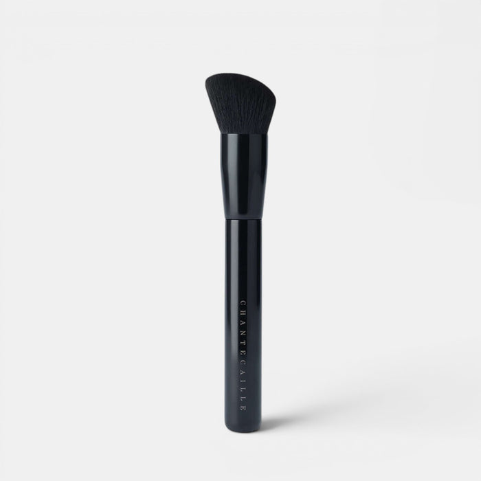 Chantecaille Blend and Smooth brush positioned upright with a white background.  Perfect for blending liquid, powder and gel formulas seamlessly across the skin.