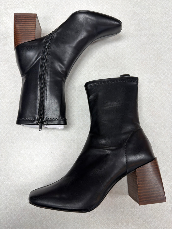 Boots Ankle Heels By Clothes Mentor In Black, Size:7