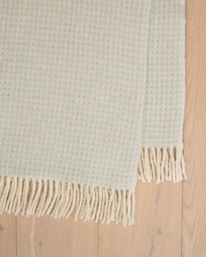Breckon Throw - 2 Colours