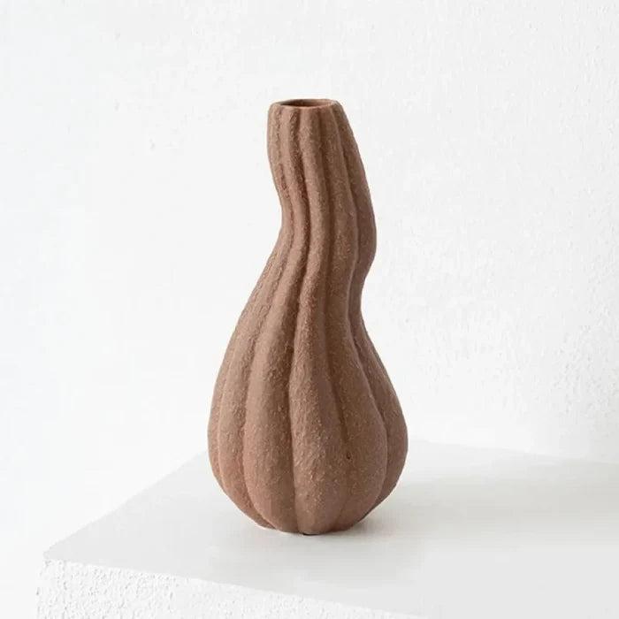 Medium / Brown