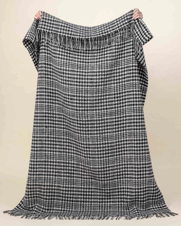 Helmsdale Throw - Midnight