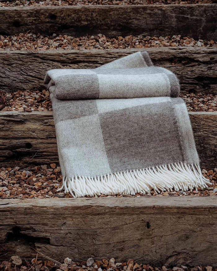 Lake Hayes Throw 2 Colours