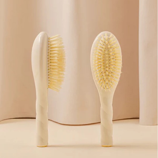 N.06 My First Brush - Creamy White