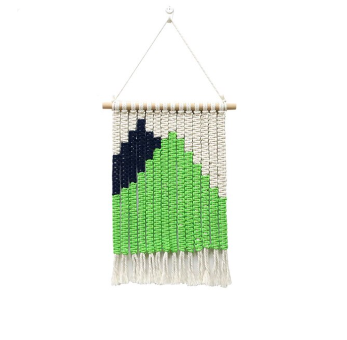 Medium / Green