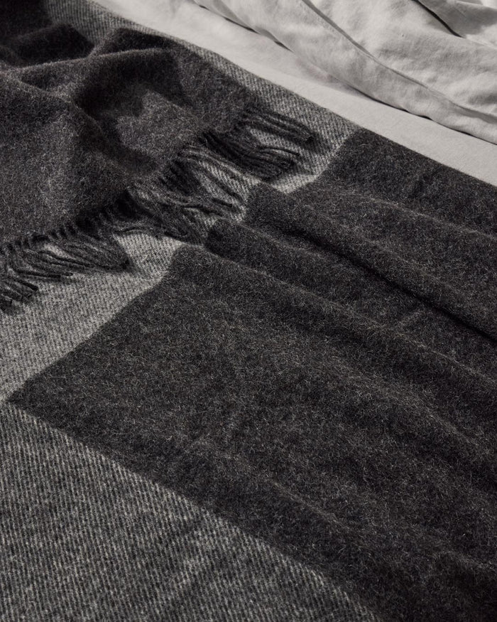 Riverton Throw - 2 Colours
