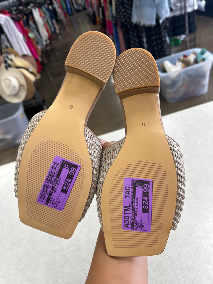 Sandals Heels Block By Clothes Mentor In Taupe, Size:6