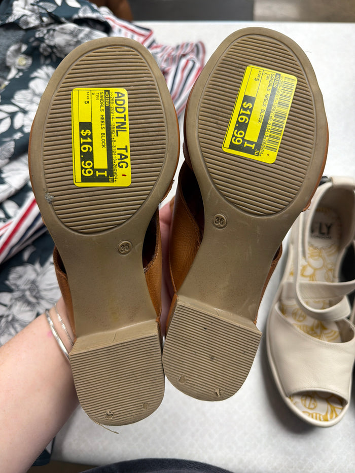 Sandals Heels Block By Diba In Tan, Size:5