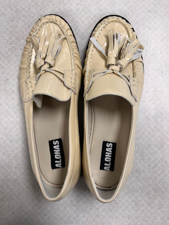 Shoes Flats By ALOHAS In Cream, Size:7