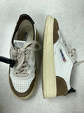 Shoes Sneakers By Clothes Mentor In Brown & White, Size:8