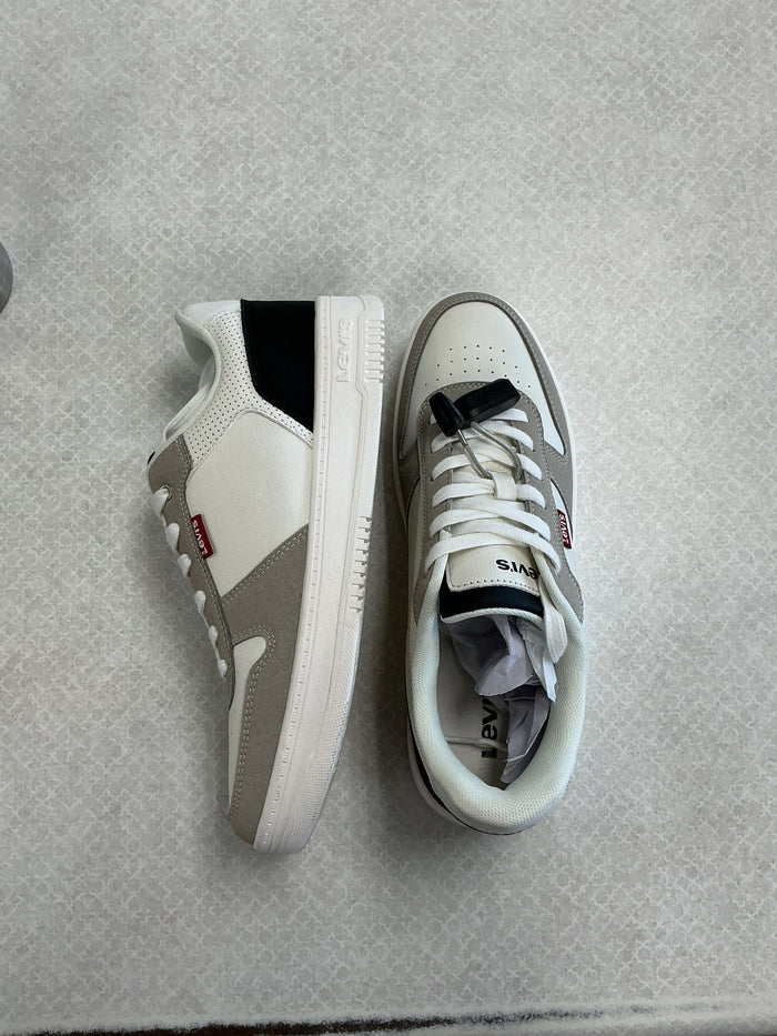 Shoes Sneakers By Levis In Grey & White, Size:10