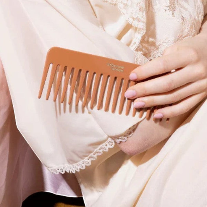 The Detangling Comb