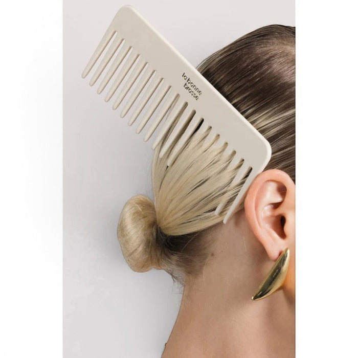 The Detangling Comb