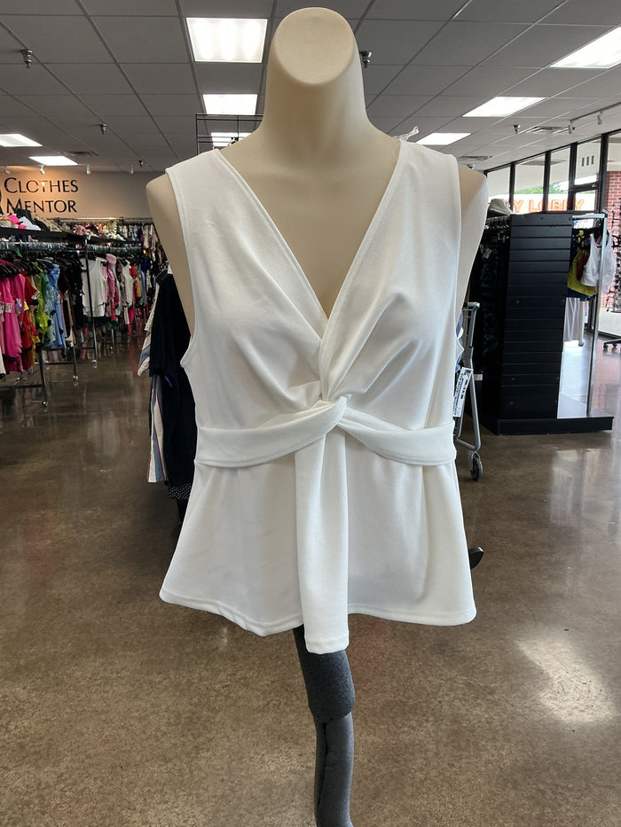 Top Sleeveless By Entro In White, Size:S