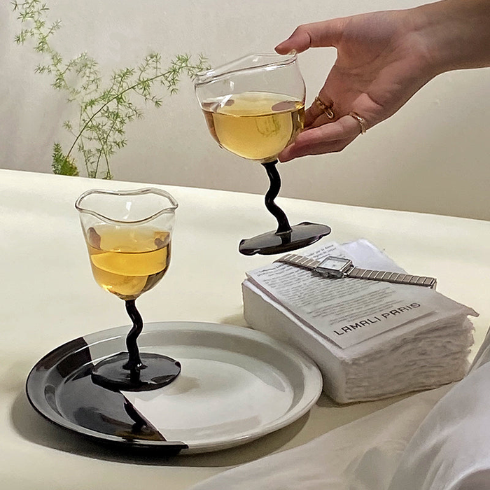 Twisted Cocktail Glass contrast Creative designer wine