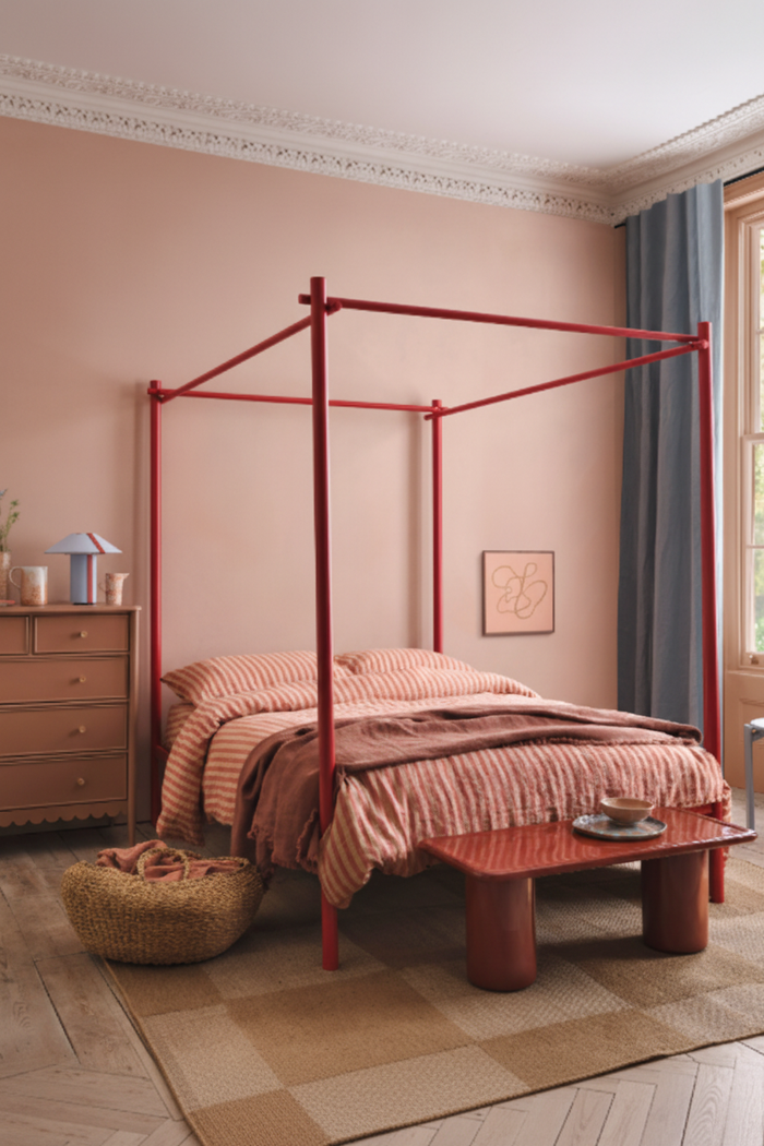 Four-poster Bedroom with Check This Out Orange Wallpaper