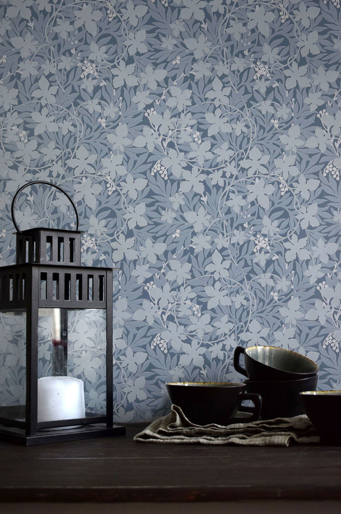 Vinbarsblad Wallpaper - Blue - Discontinuing